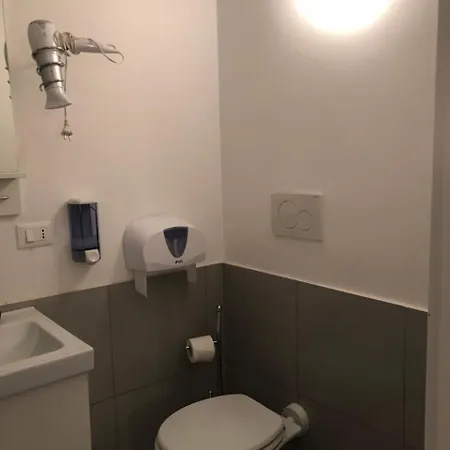 Residenza Giulia Al Colosseo 招待所 罗马