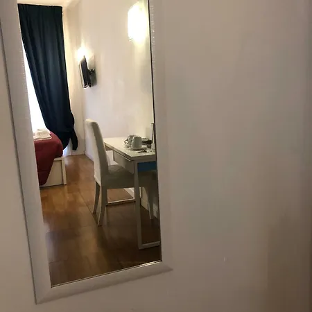 Residenza Giulia Al Colosseo 招待所 3*
